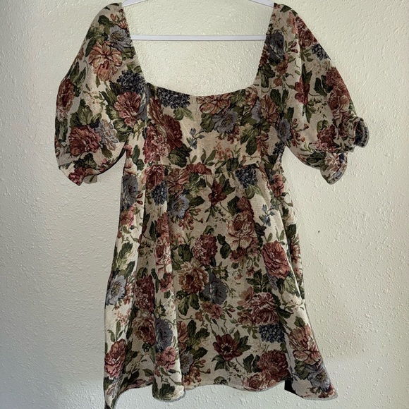 Westfade Floral Tapestry Dress - Picture 2 of 7